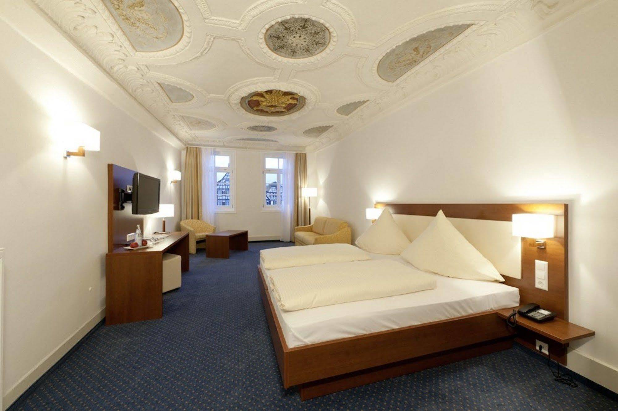 Stadt-Gut-Hotel Gasthof Goldener Adler Швебиш-Халль Экстерьер фото